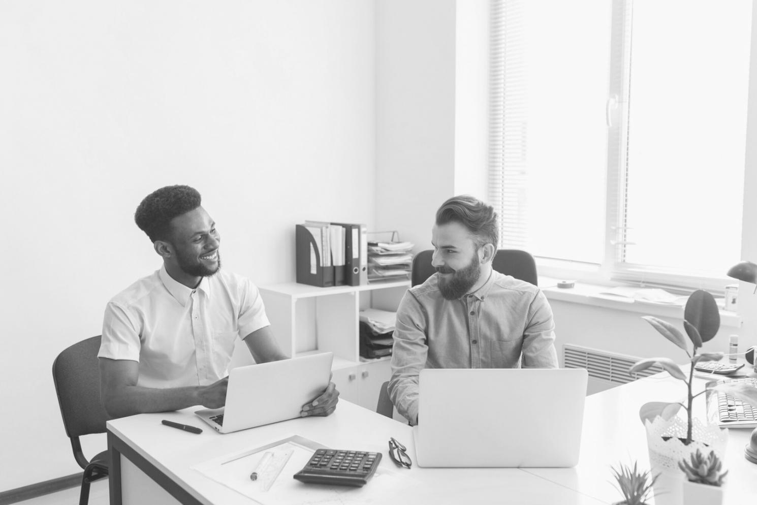 Equipo de especialistas en análisis financiero